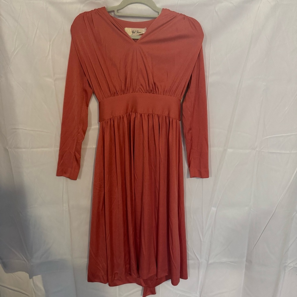 Vintage Hal Ferman 70s Size 10 Coral Long Sleeve Midi Dress